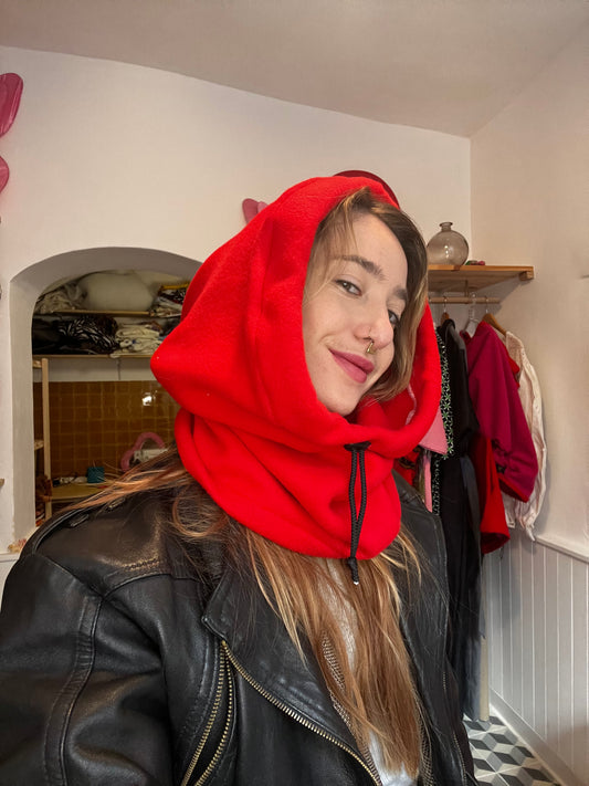 Capuche rouge